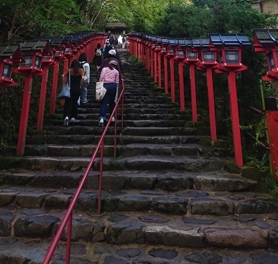 練馬区、中村橋・富士見台、サヤン鍼灸院・接骨院ブログ、貴船神社階段