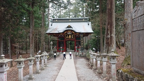 練馬区、中村橋・富士見台、サヤン鍼灸院・接骨院ブログ、三峰神社、随身門１