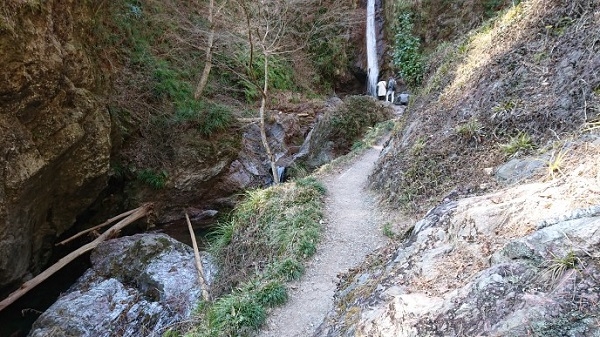 練馬区、中村橋・富士見台、サヤン鍼灸院・接骨院ブログ、秩父華厳の滝、山道４